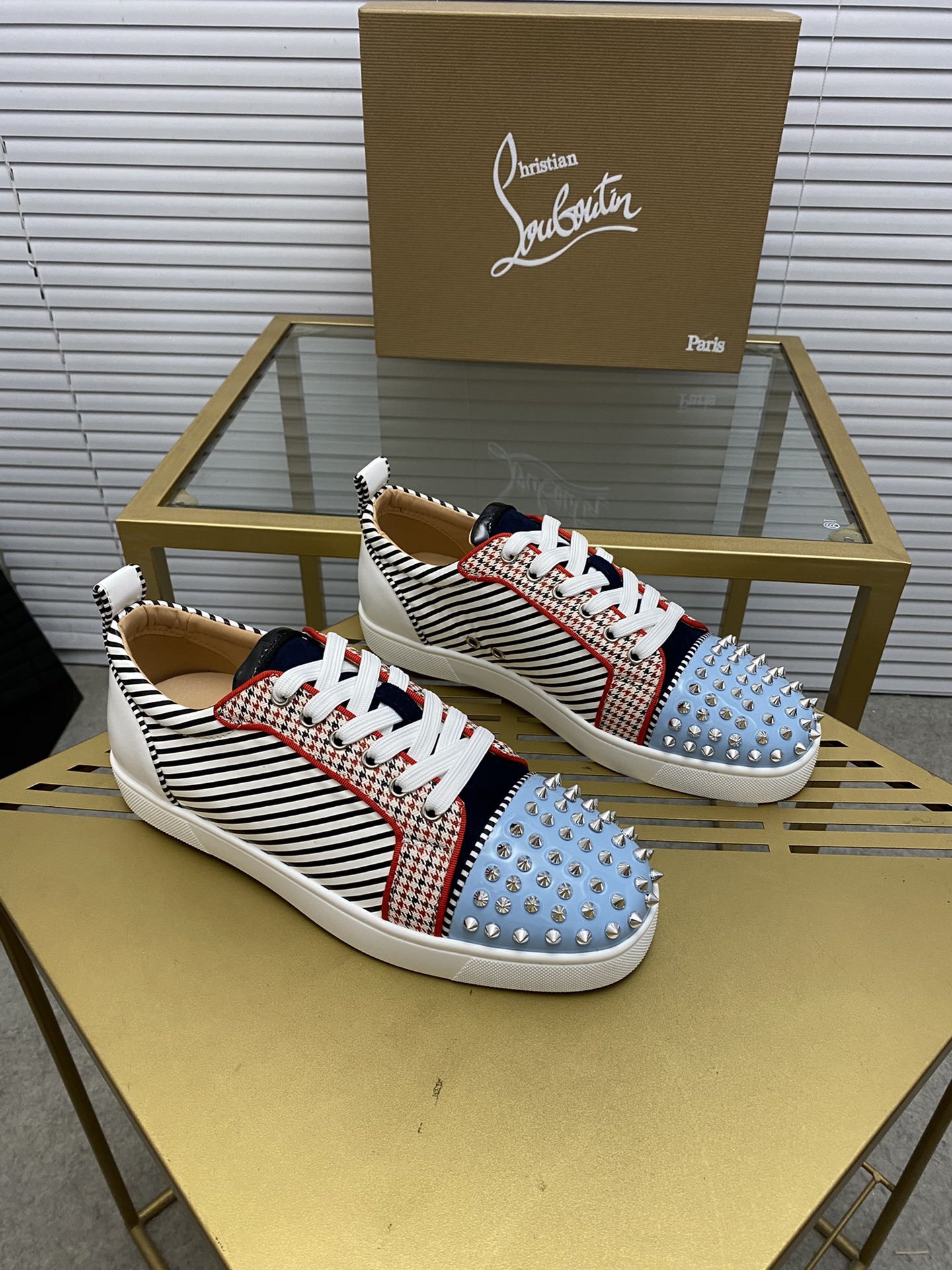 Christian Louboutin 027 Casual shoes HL003