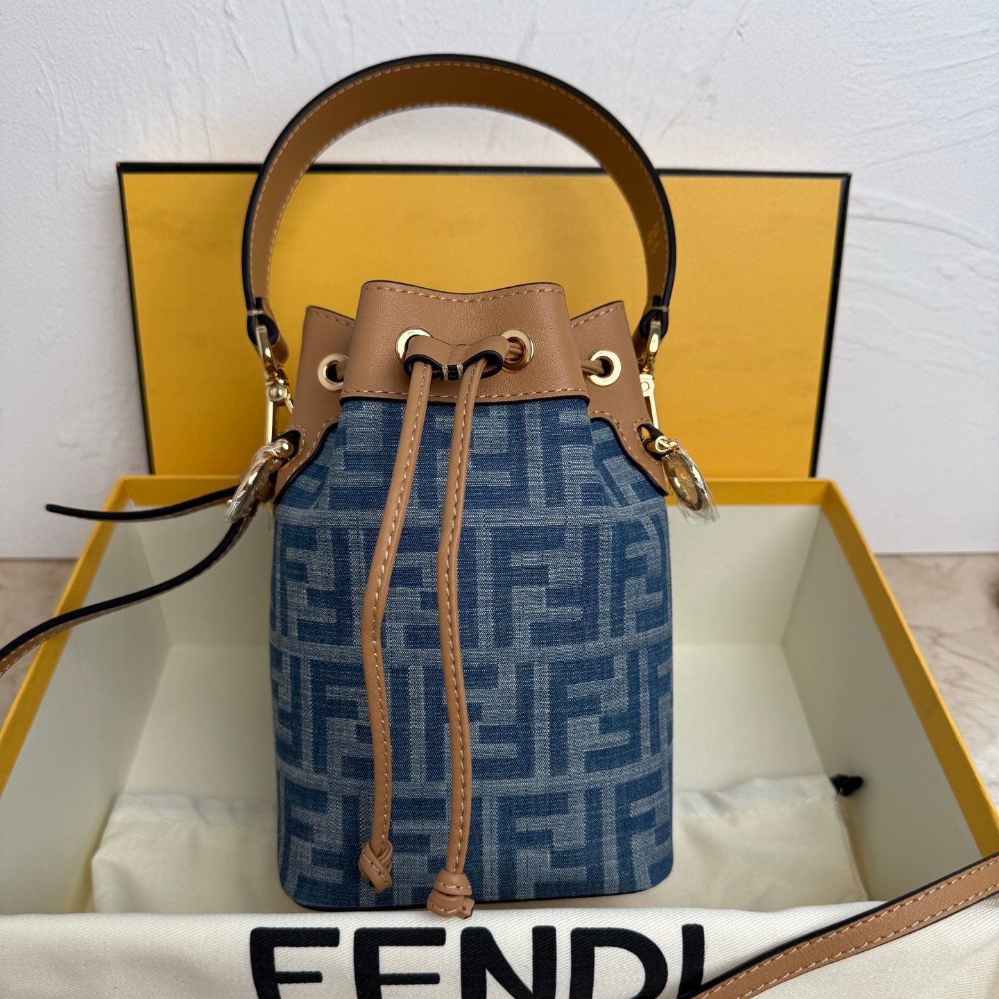 Fendi Shoulder Bag Ladies' Favorite