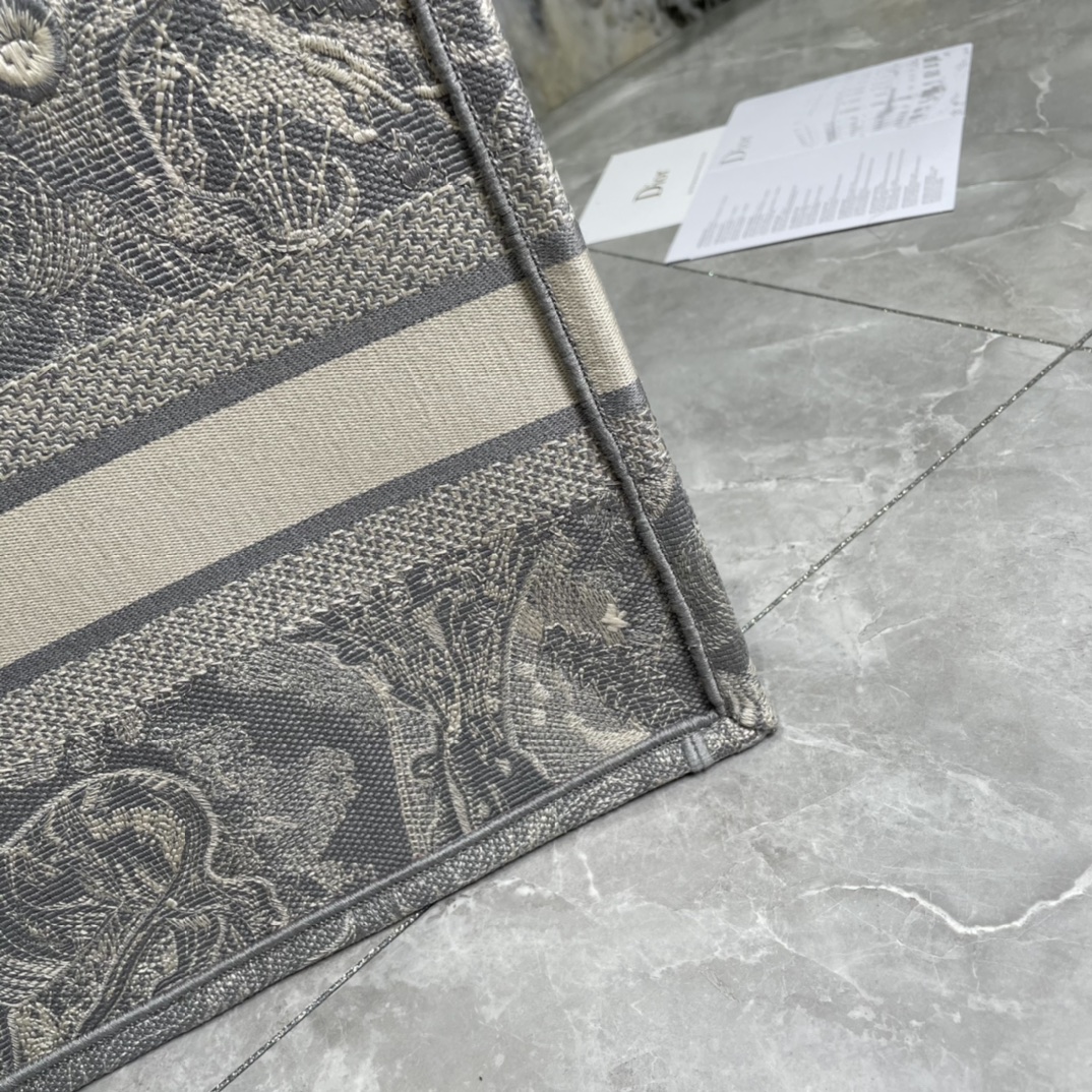 10A + top quality Medium Dior Book Tote 0175 XB022 36cm