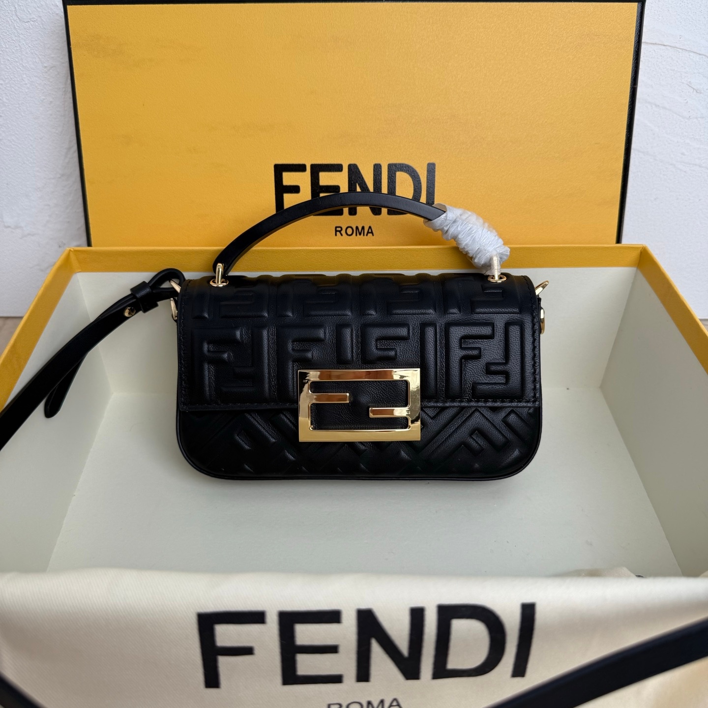 Fendi Shoulder Bag Ladies' Favorite