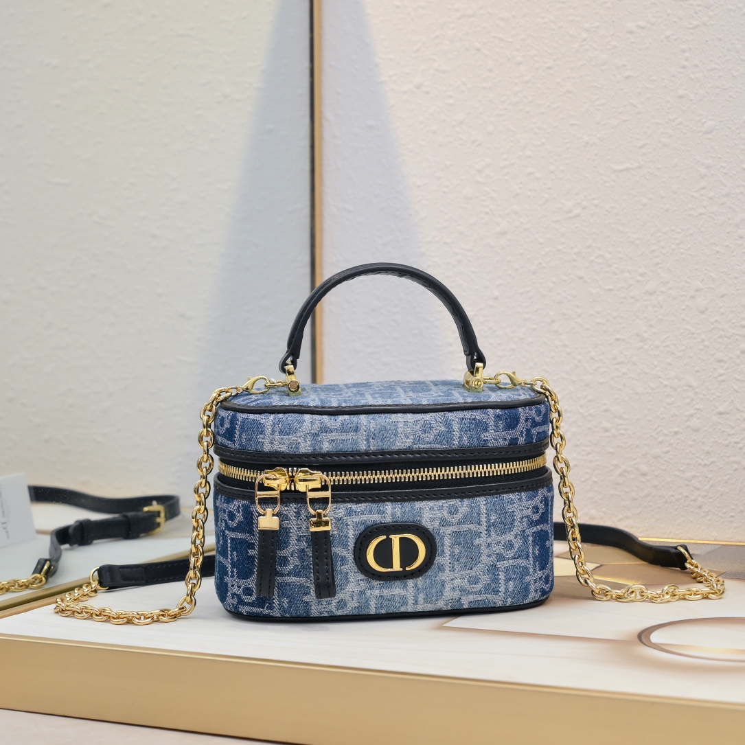 Dior 30 Montaigne Mini Vanity Case 7099 XB081 16.5cm