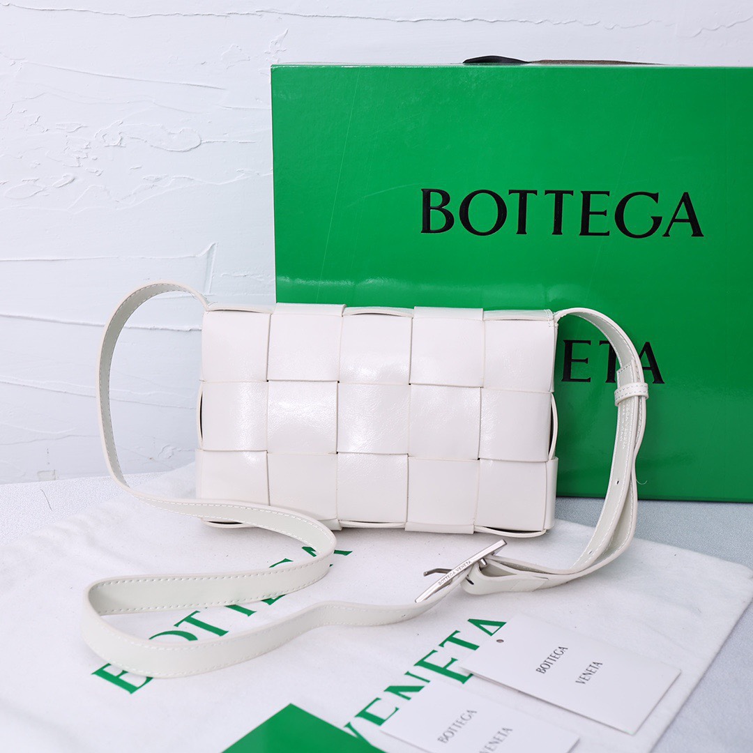 Bottega Veneta Shoulder Bag Ladies' Favorite