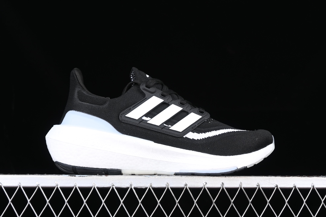 Ad Ultra Boost Light 23 Black HP9203 XM542
