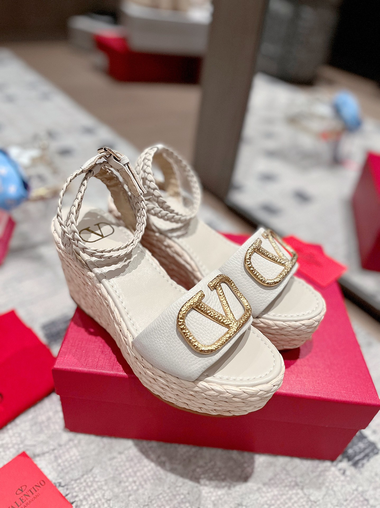 Valentino shoes 012 XM 072