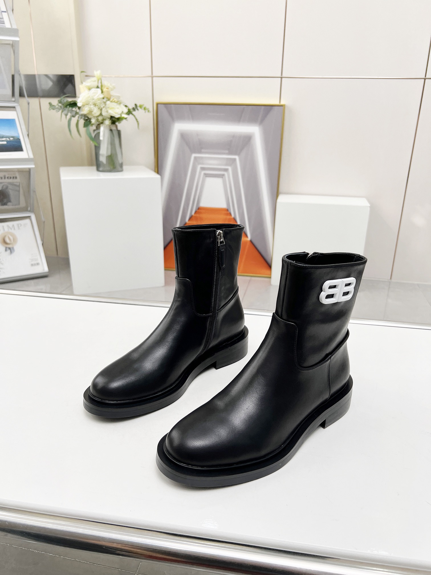 Balenciaga 001 boots XM003083