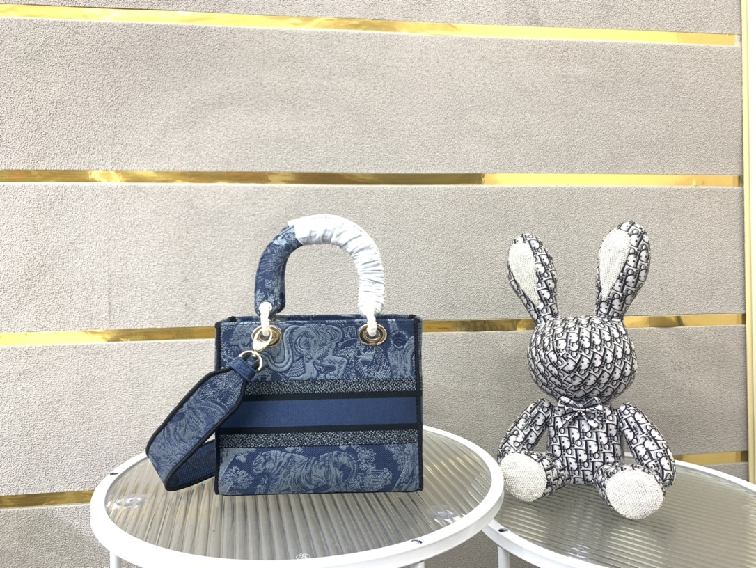 10A + top quality Dior Medium Lady D-Lite Bag 9920 DD003 24cm
