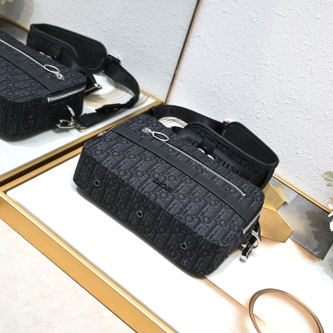 Dior Safari Messenger Bag 1050 XB091 22cm