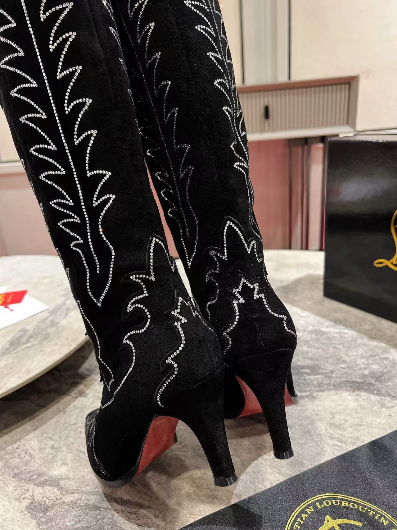 Christian Louboutin Boots 062 HL007