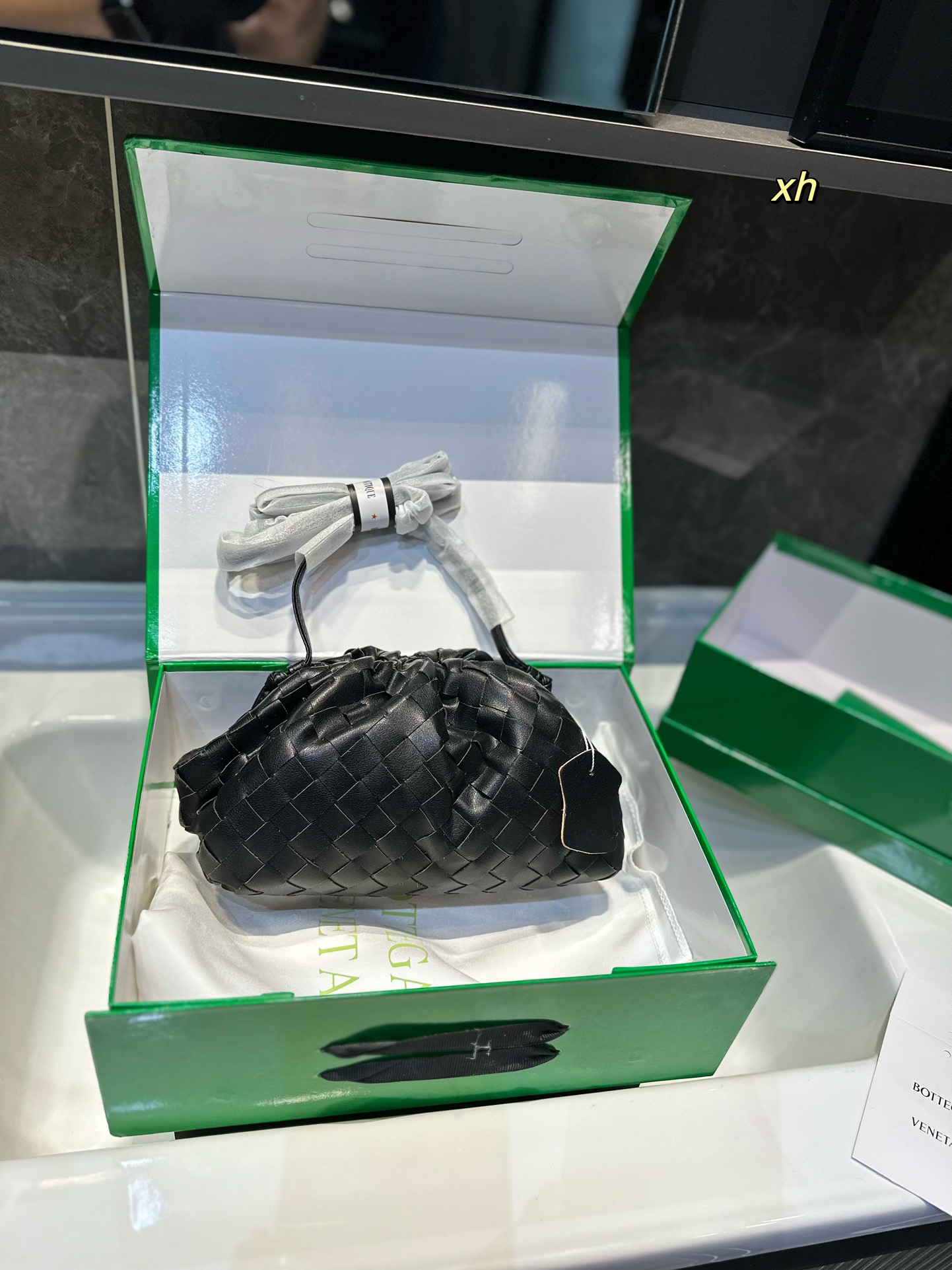 Bottega Veneta Mini Pouch 005 DB561 20cm