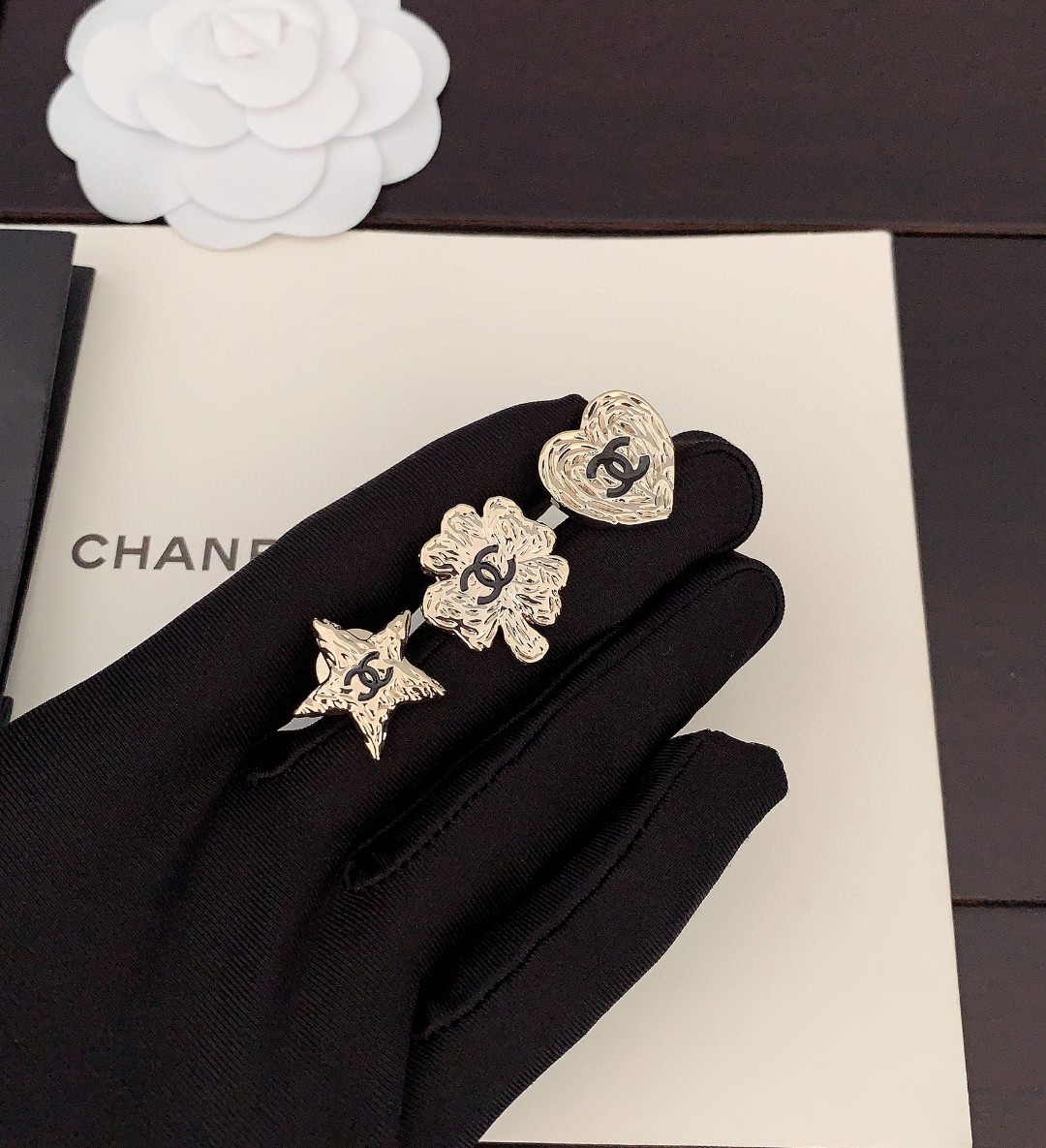 Chanel Brooch 007