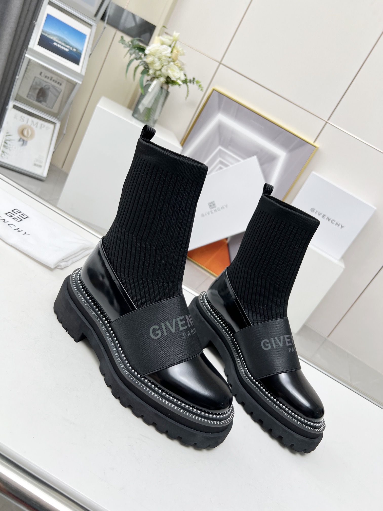Givenchy 006 boots XM003