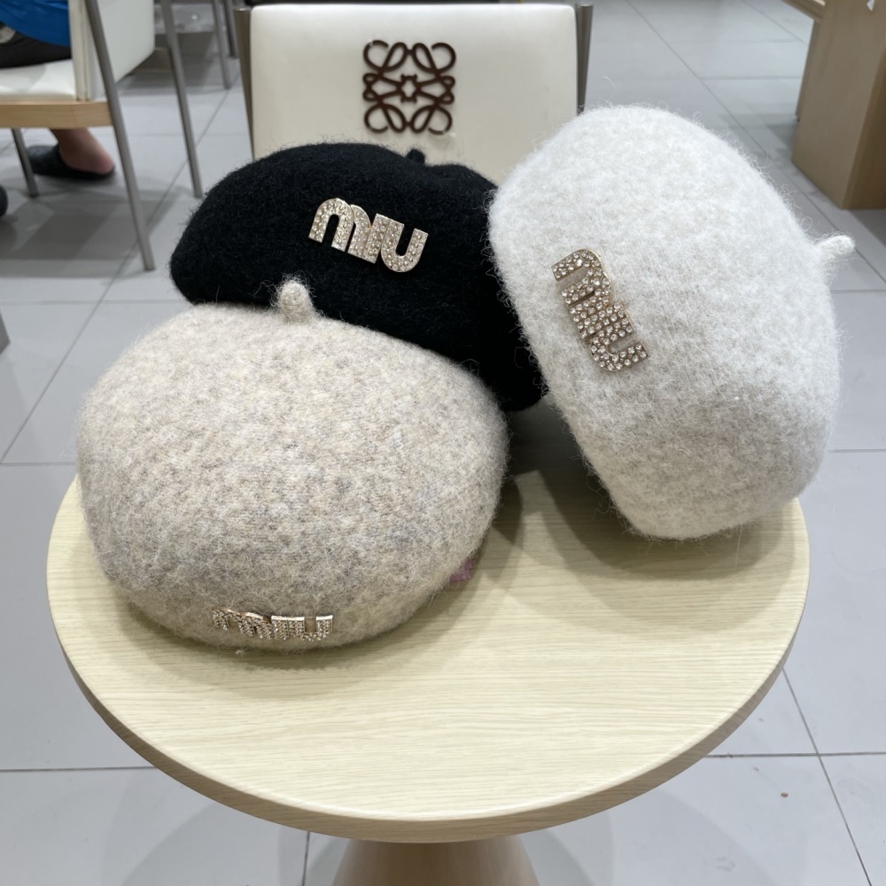 Miu Miu Hat British Retro Painter's Hat Beret Accessories