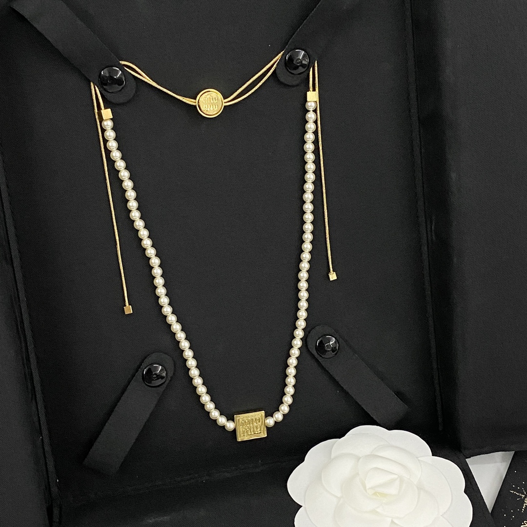 Miu Miu Jewelry Necklace Small square logo Pearl Necklace