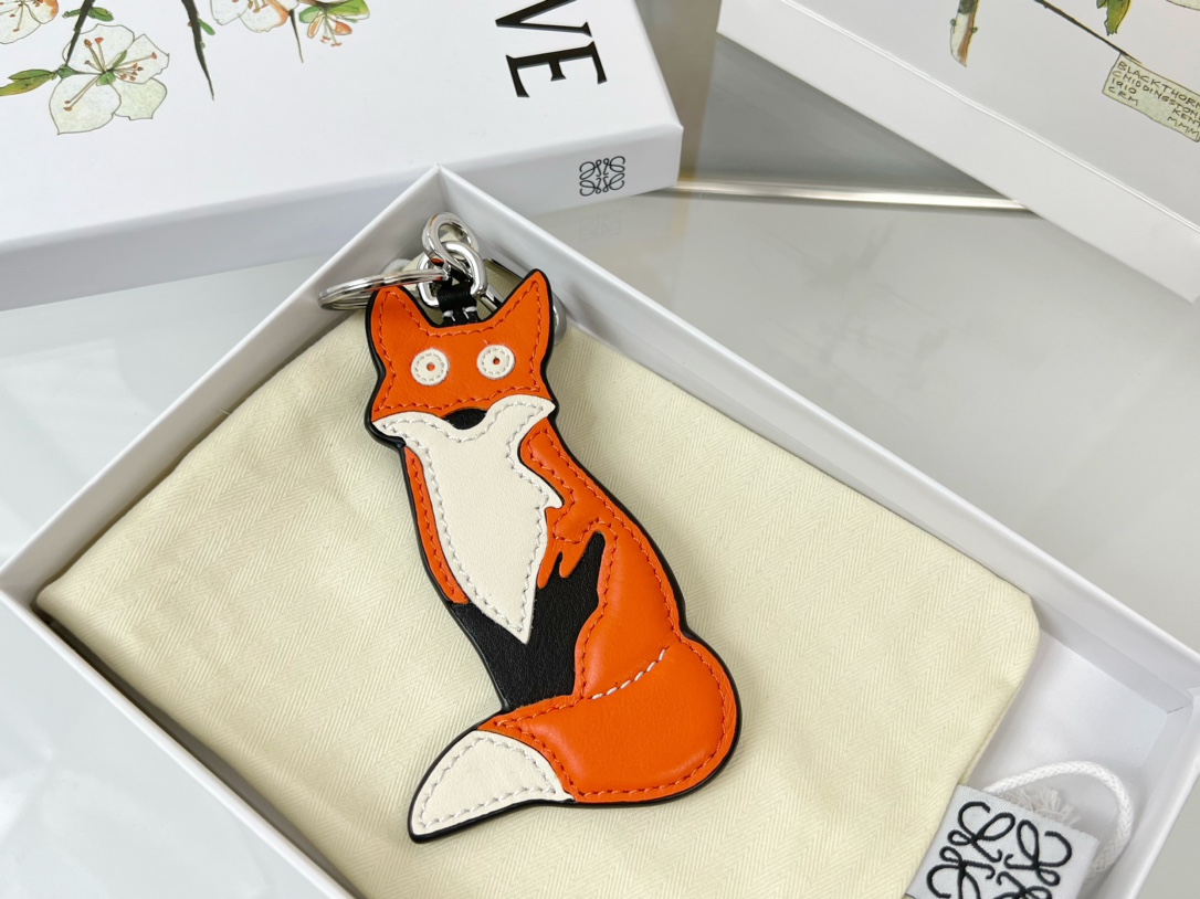 Loewe Key Chain Fox Charm Imported Calfskin Keychain Pendant Accessories