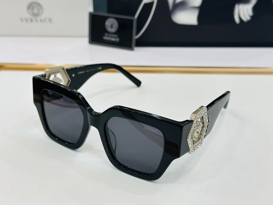 Versace Sunglasses VE6750 SM051