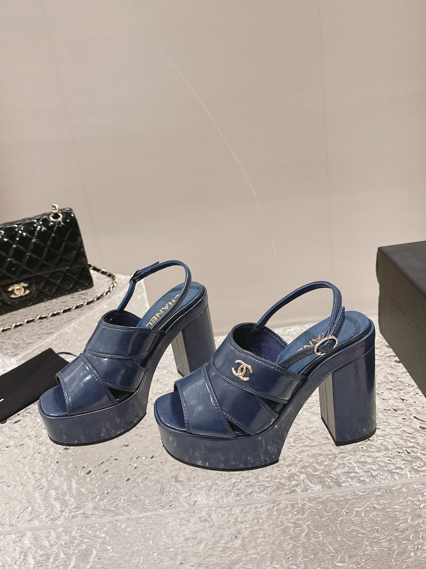 Chanel shoes 042 XM023