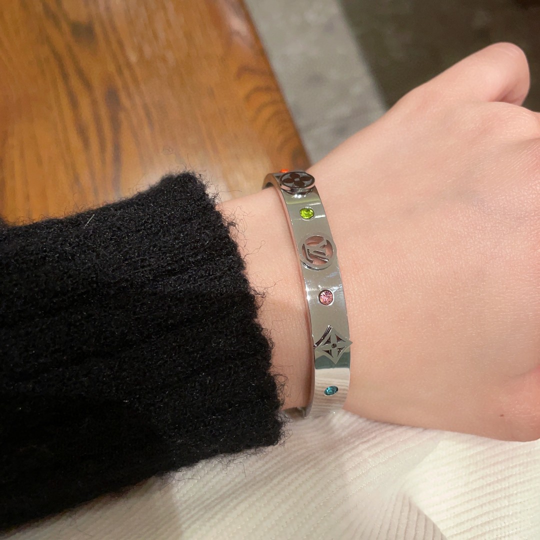 Louis Vuitton Jewelry Bangle Unique design