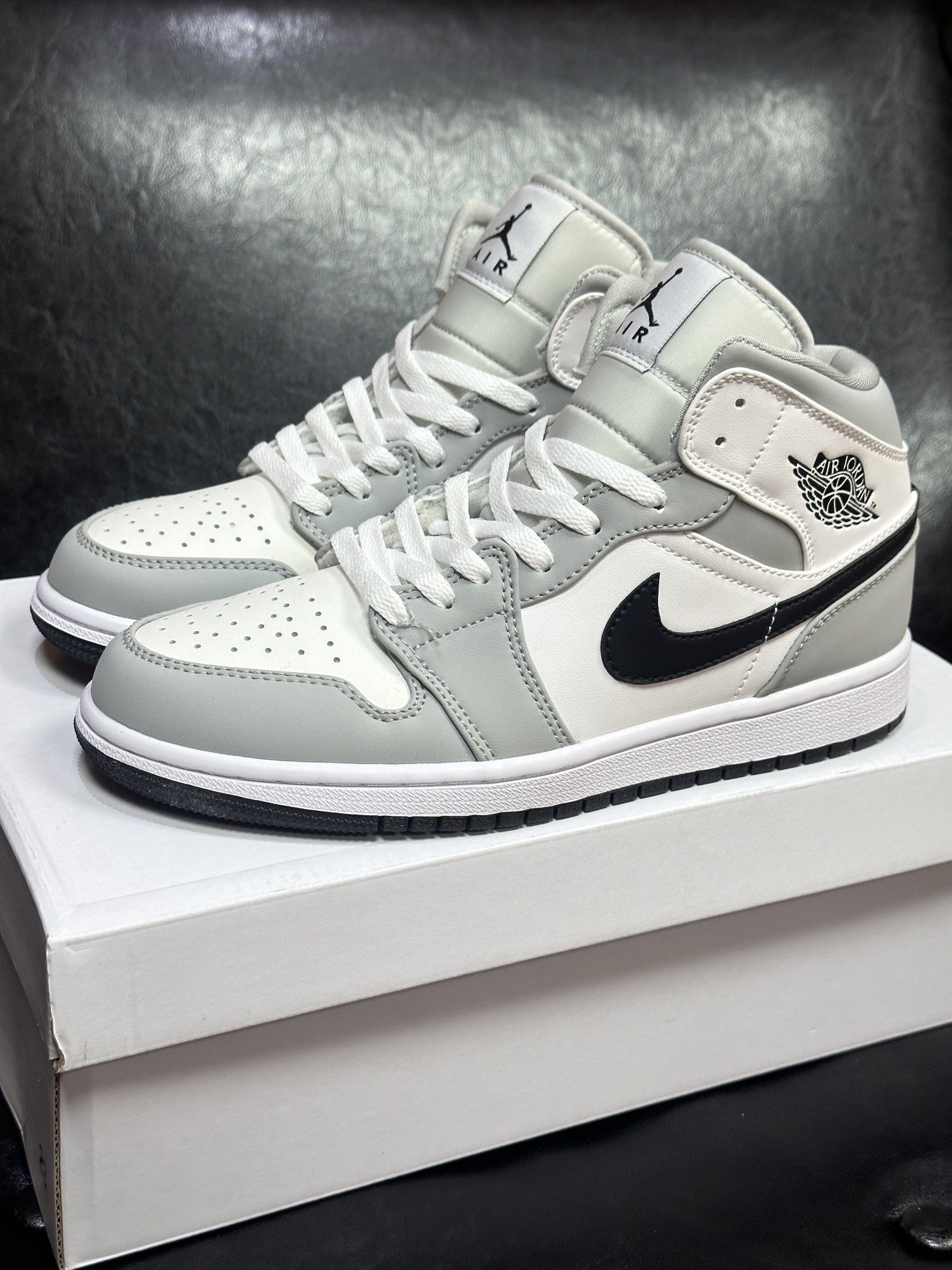 Jardan Sneakers Sports shoes Air Jordan 1 mid