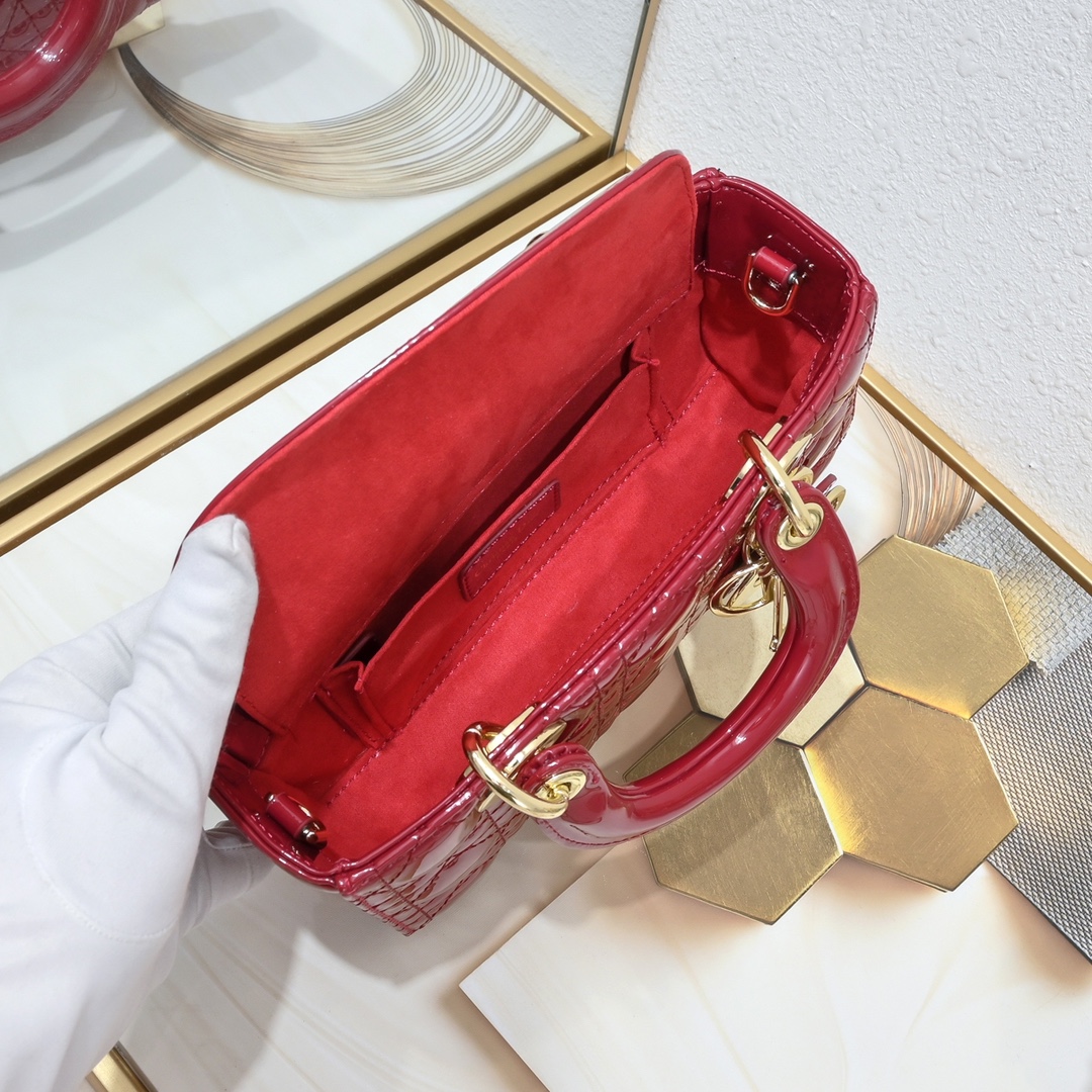 Small Lady D-Joy bag Red patent leather CD0541 XB091 22cm