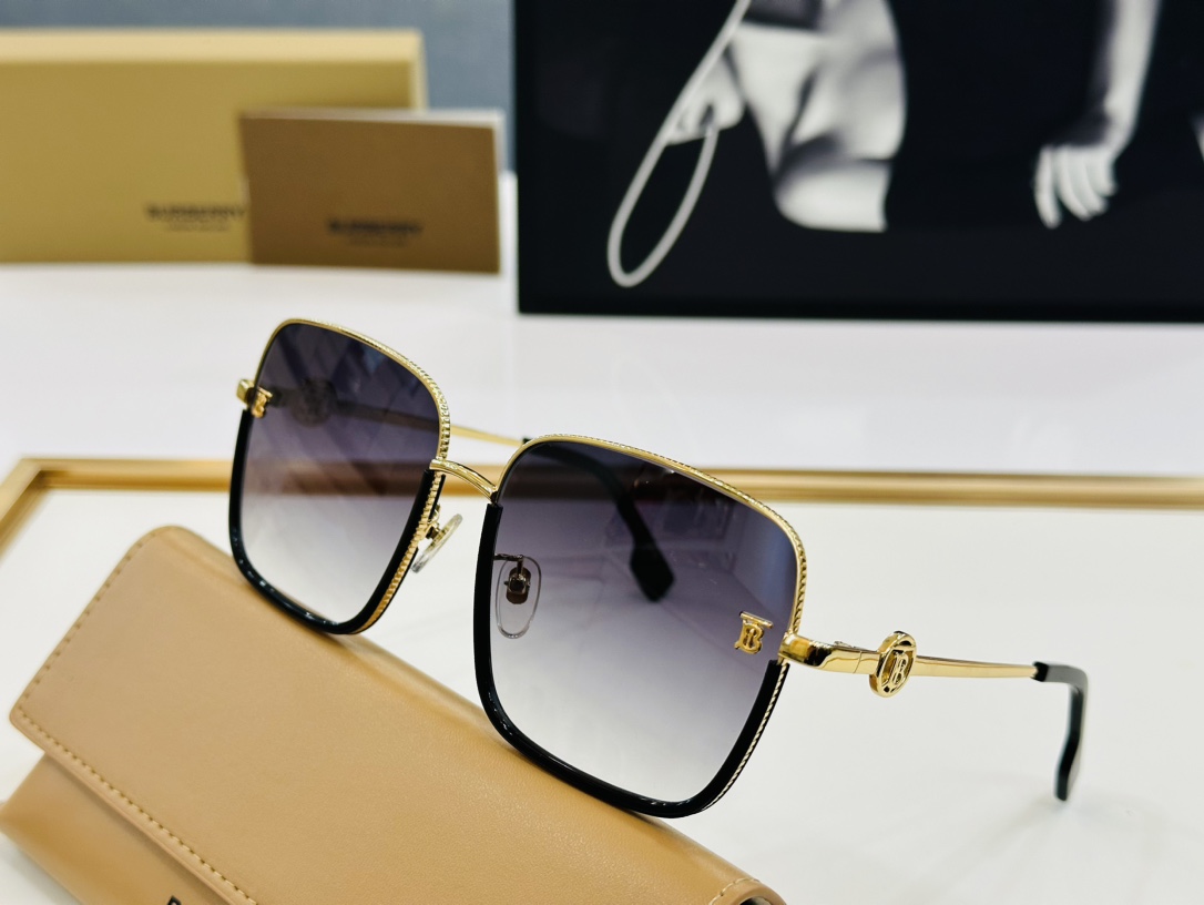 Burberry Sunglasses BE3129 SM051