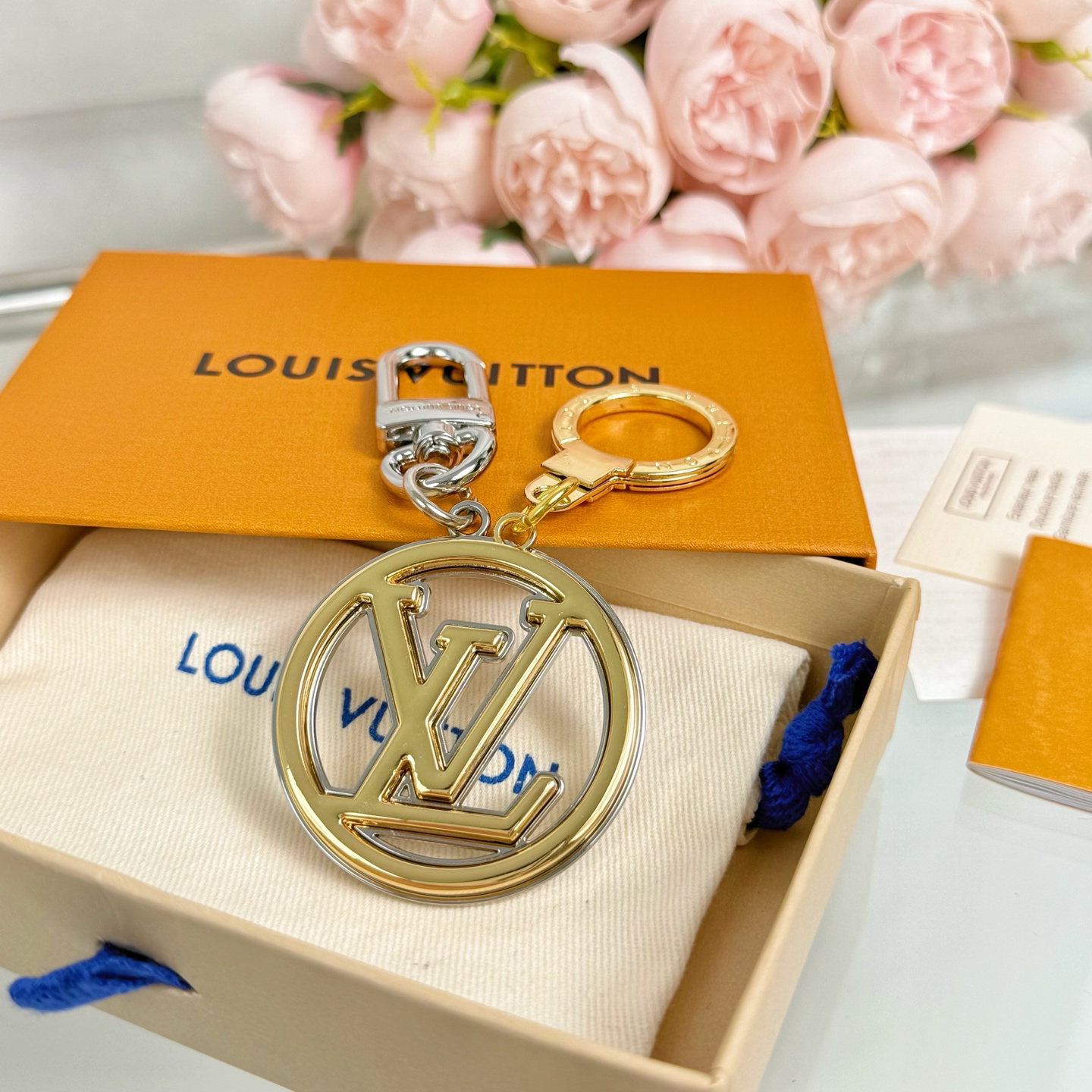 Louis Vuitton Key Chain Circle Bestfriend Spliced Keychain Pendant Accessories