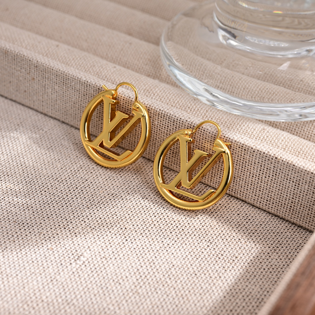 Louis Vuitton Jewelry Earring Hollow Design