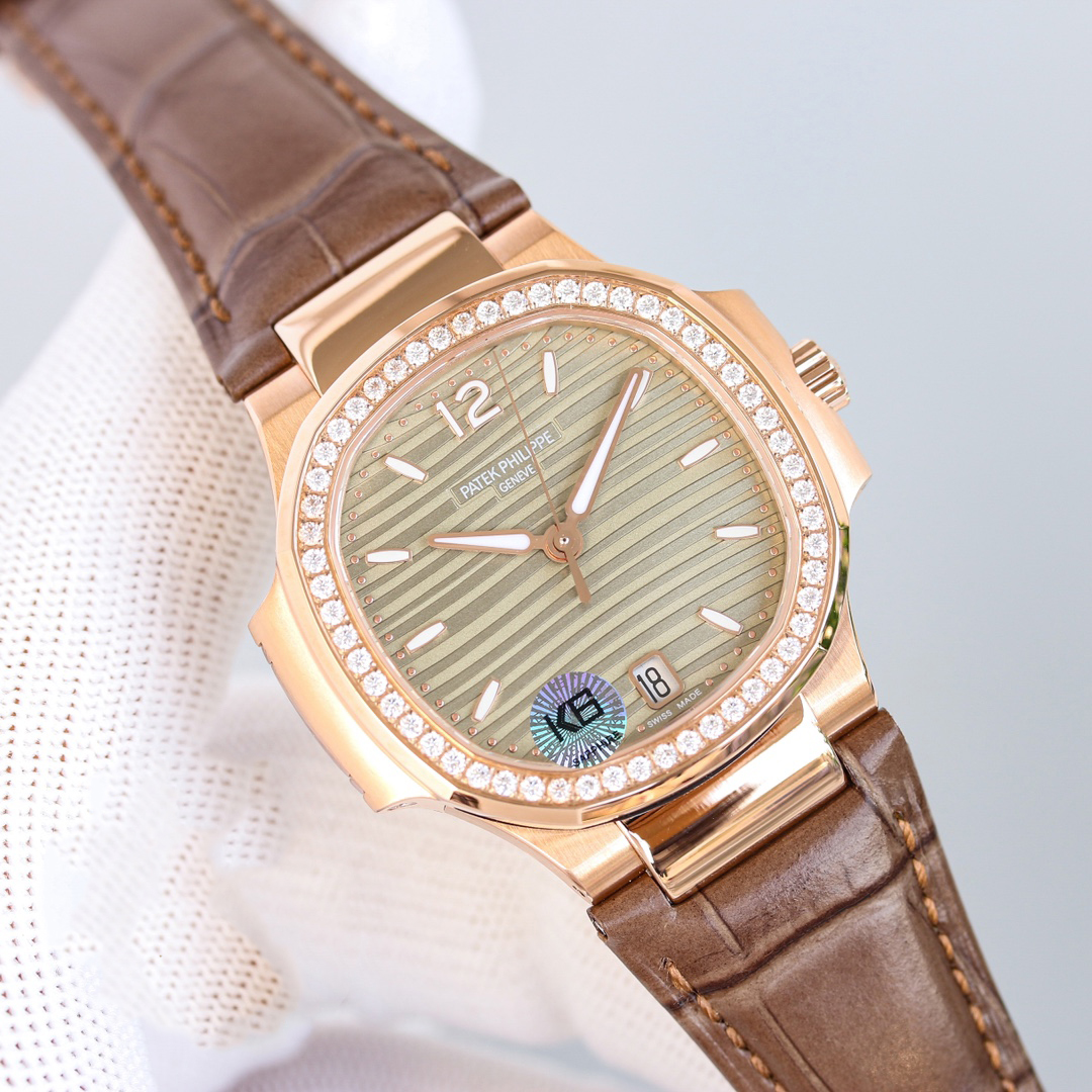 PATEK PHILIPPE NAUTILUS 7118 35.2mm