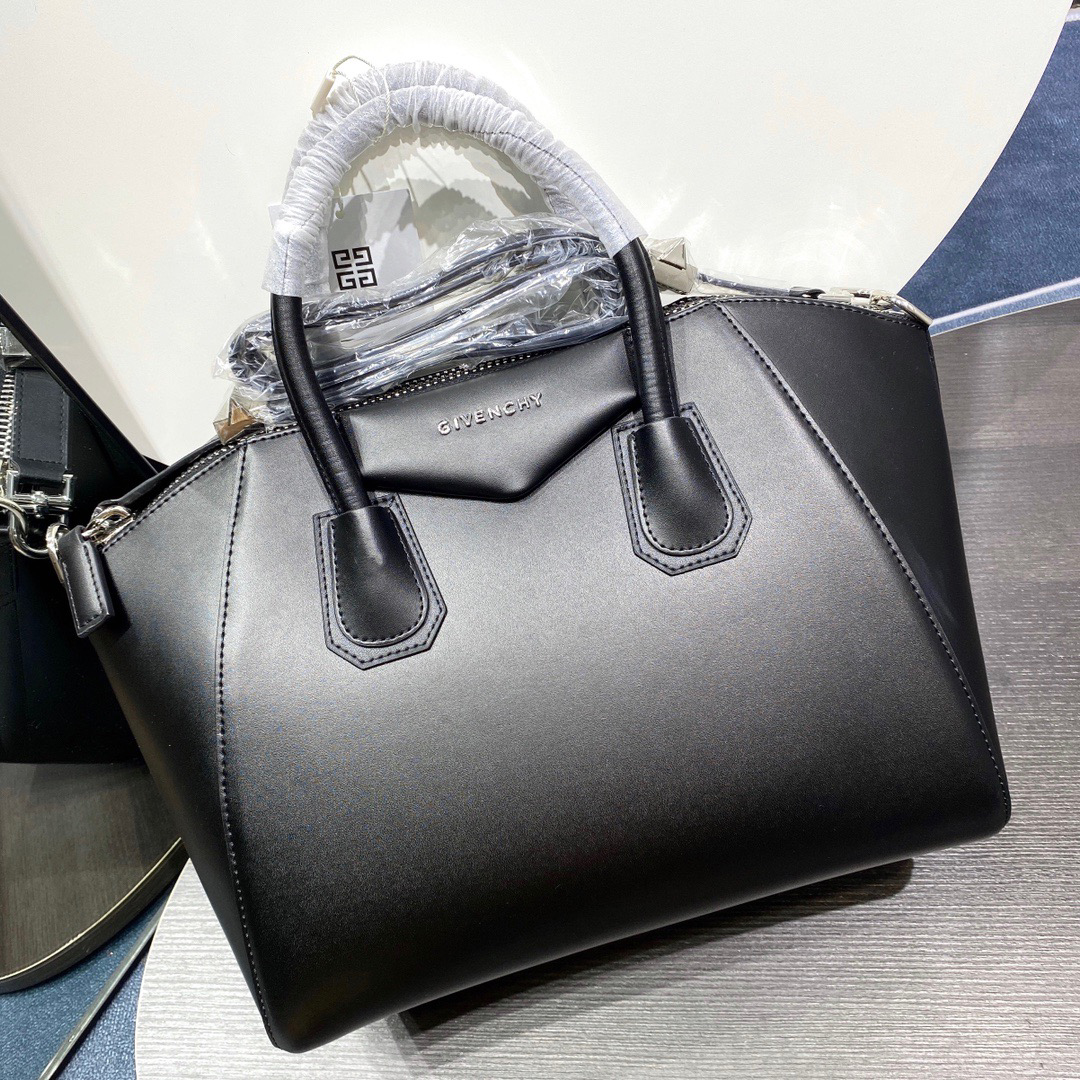 GIVENCHY Antigona Bag Black LM022032042 20-32cm