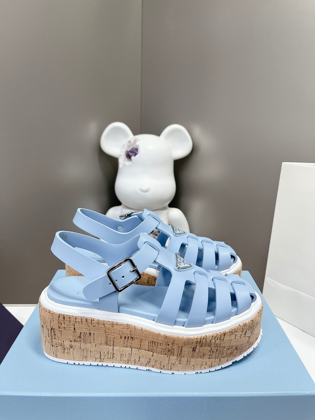 Prada shoes 033 XM 052 01