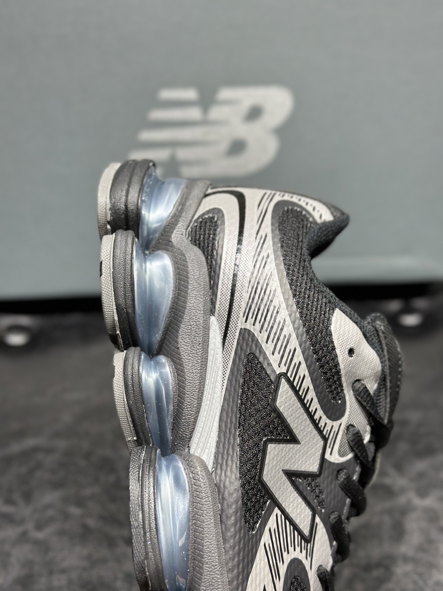 New Balance Sneakers Sports shoes NB2000