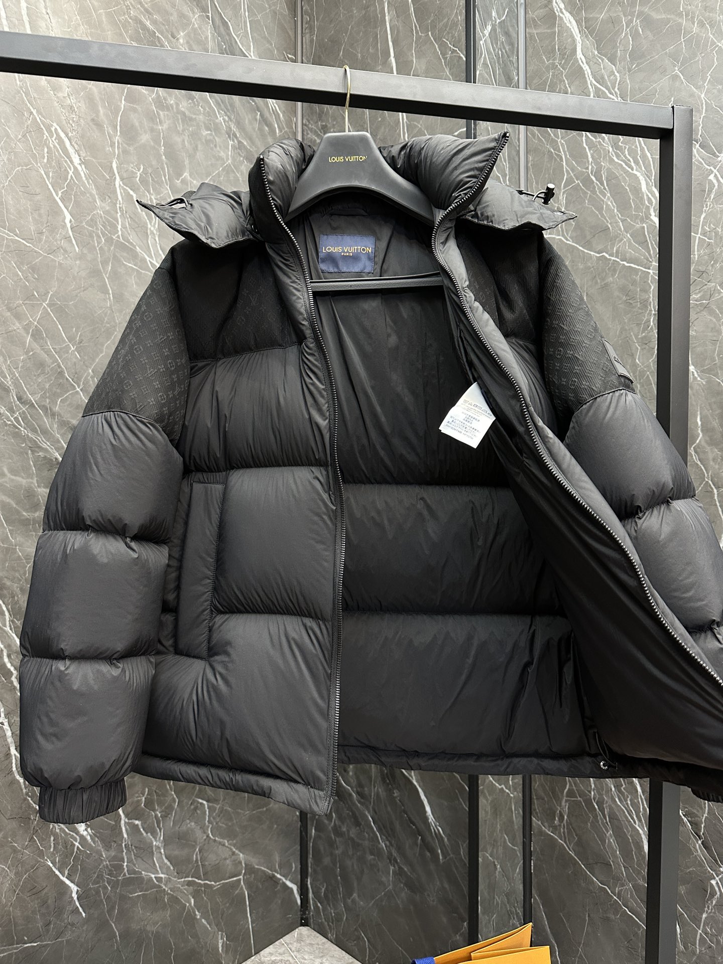 LV Down Jacket 005 M087
