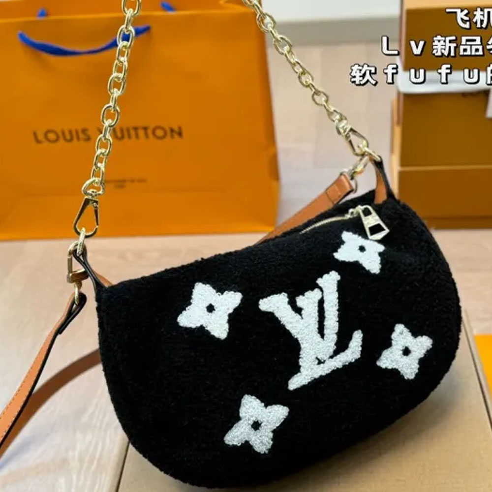 LV Pochette Bag 042 DB541 26cm