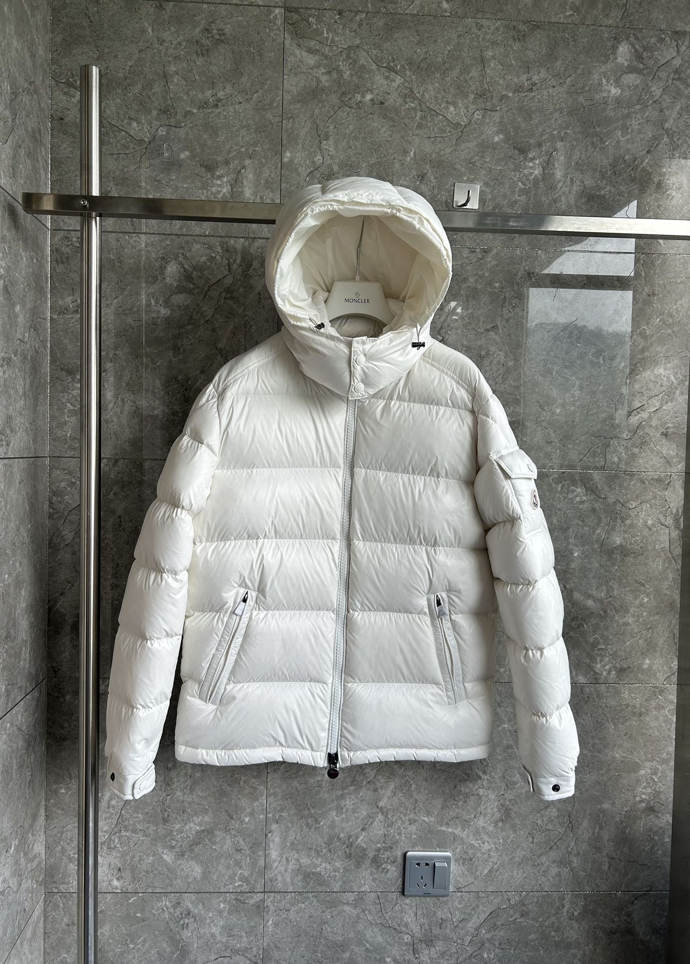 Moncler Down Jacket M92 FYZ053