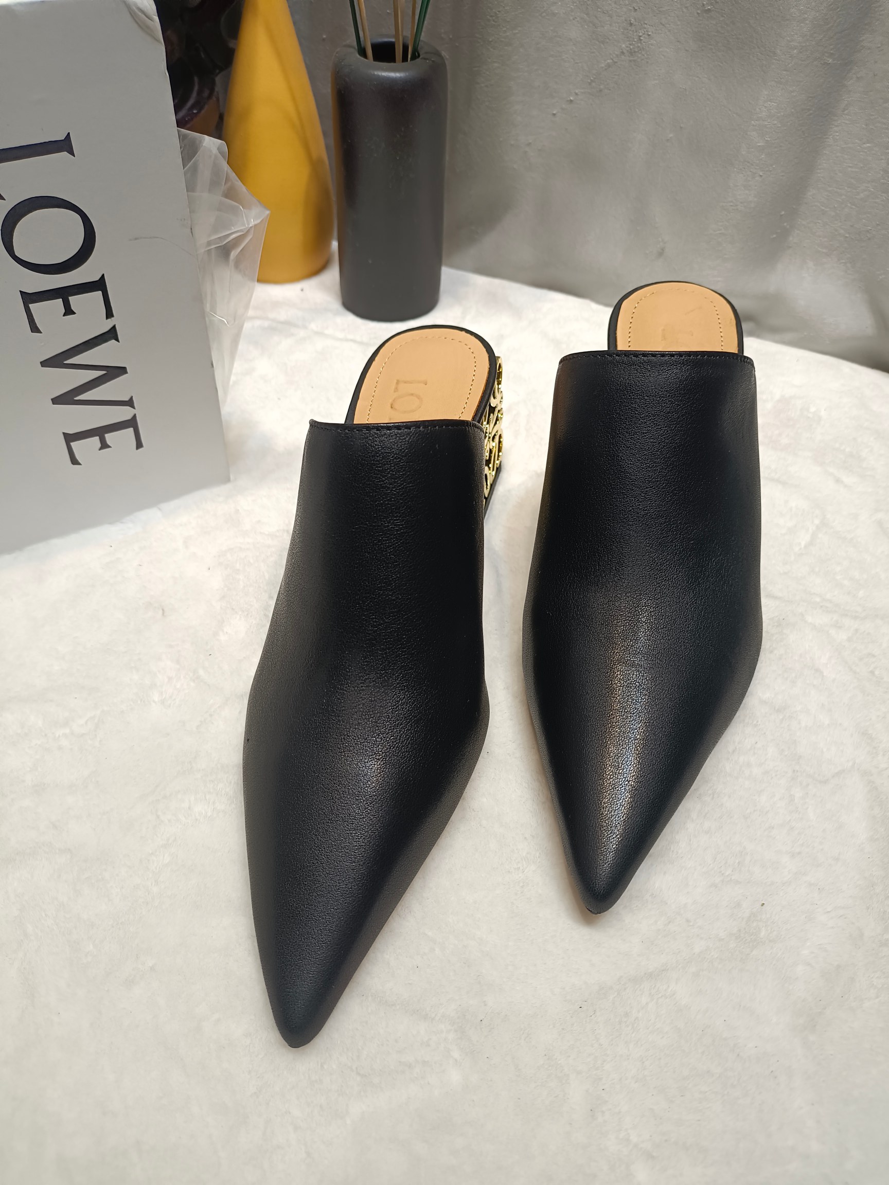 LOEWE shoes 016 XM062