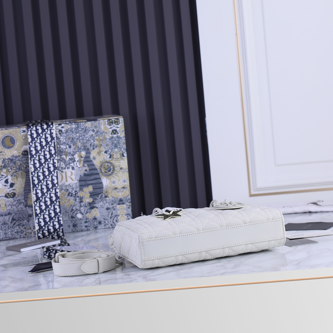 Medium Lady D-Joy Bag White Matte 2088 XB002 26cm