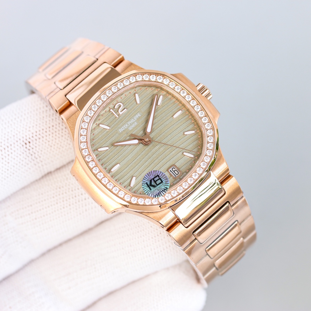 PATEK PHILIPPE NAUTILUS 7118 35.2mm