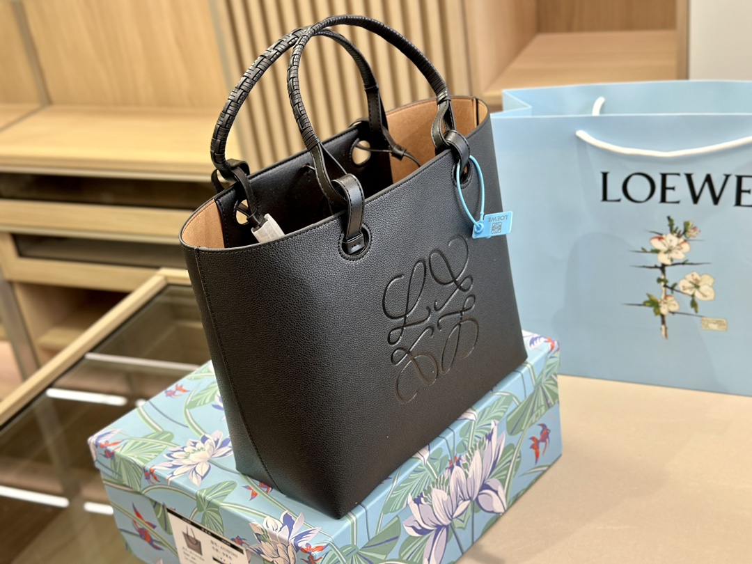 Loewe Tote 015 LLS551 28cm