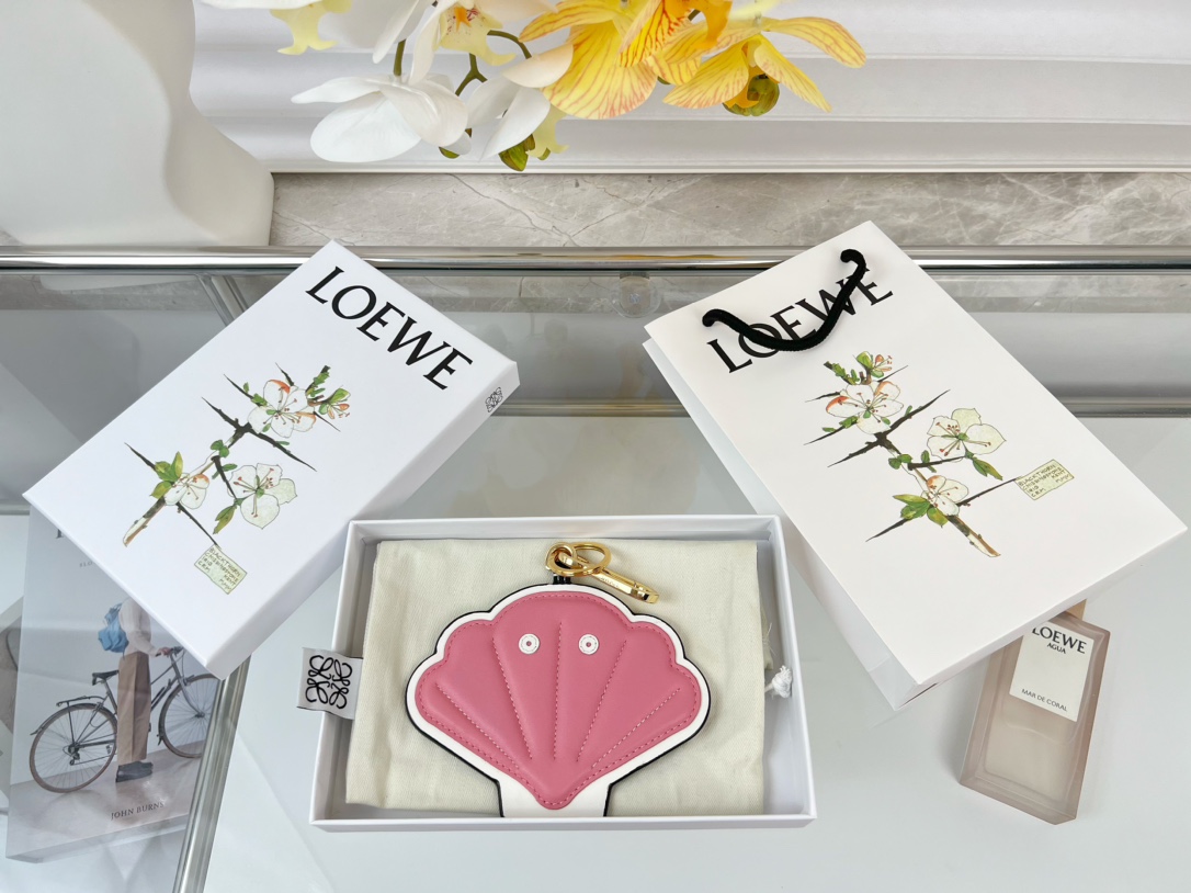 Loewe Key Chain Shell Charm Imported Calfskin Keychain Pendant Accessories