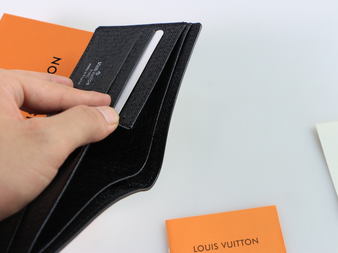 LV Wallet M67542 LM05