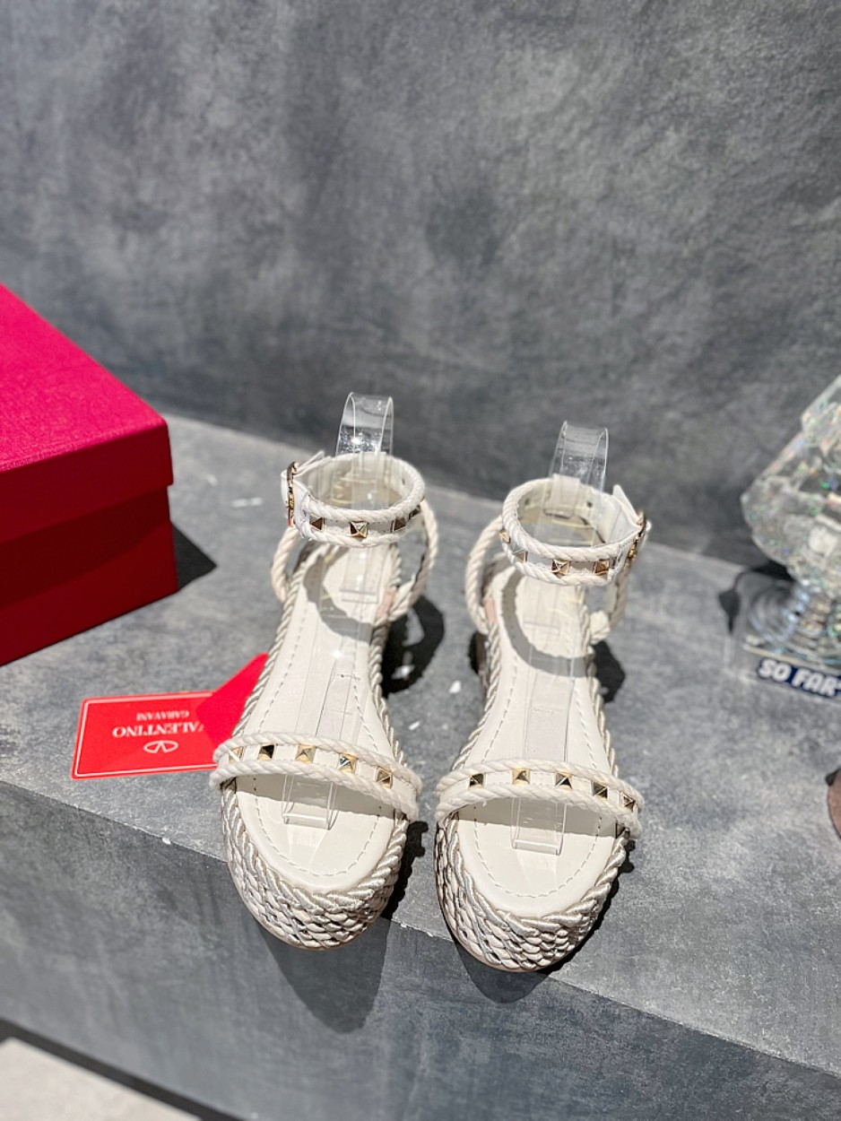 Valentino shoes 015 XM 092