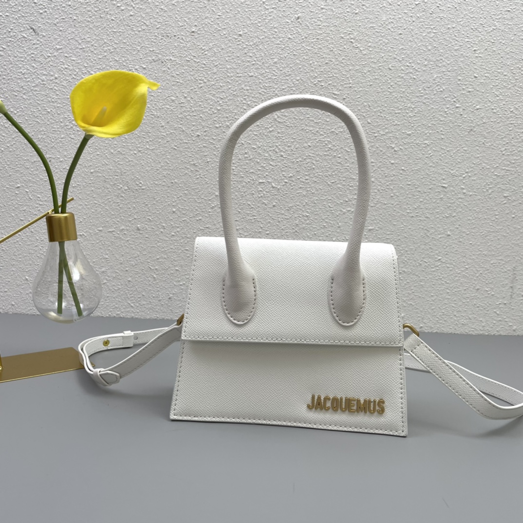 JACQUEMUS 2022 22PJ051