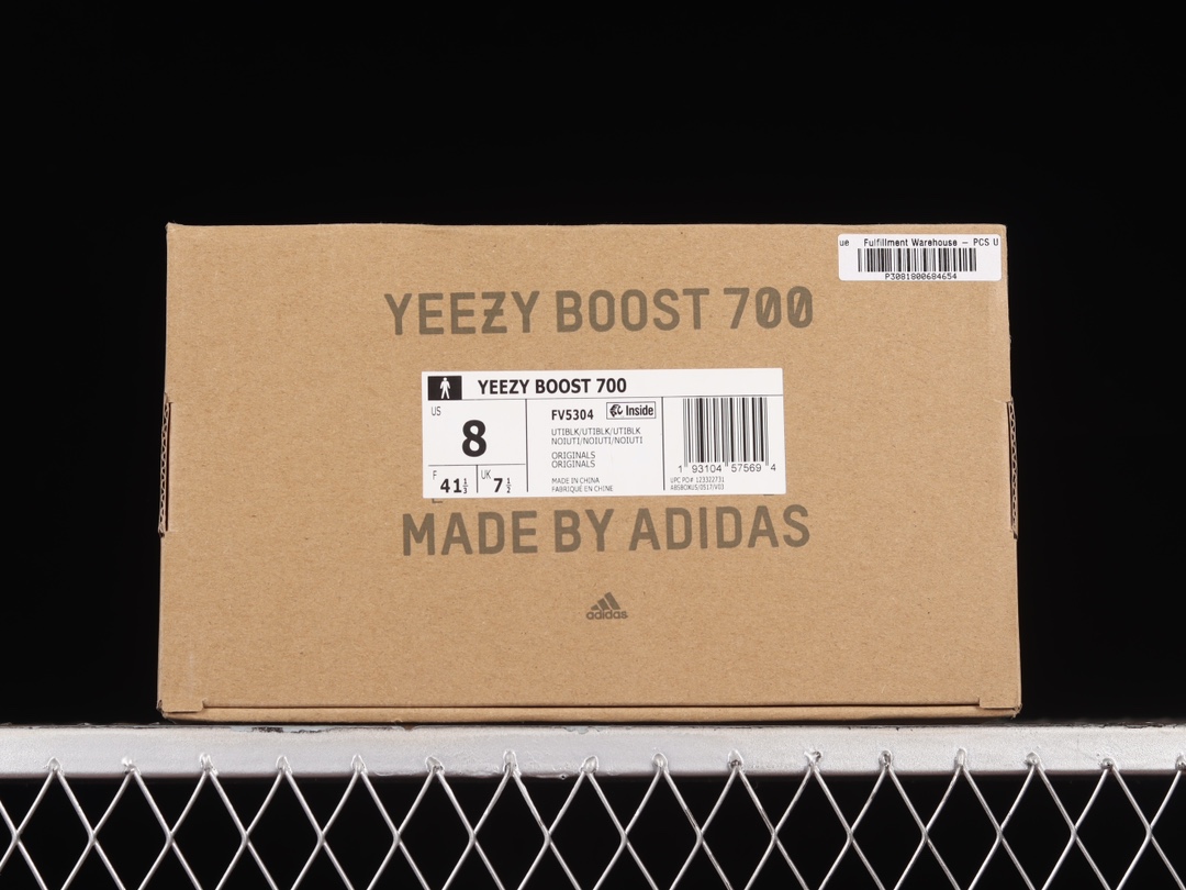 Yeezy Boost 700  Utility Black  FV5304