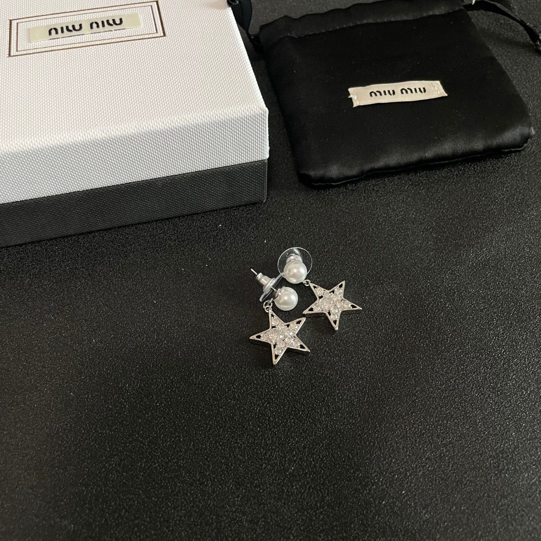 Miu Miu Jewelry Earring Five-pointed star hand drill