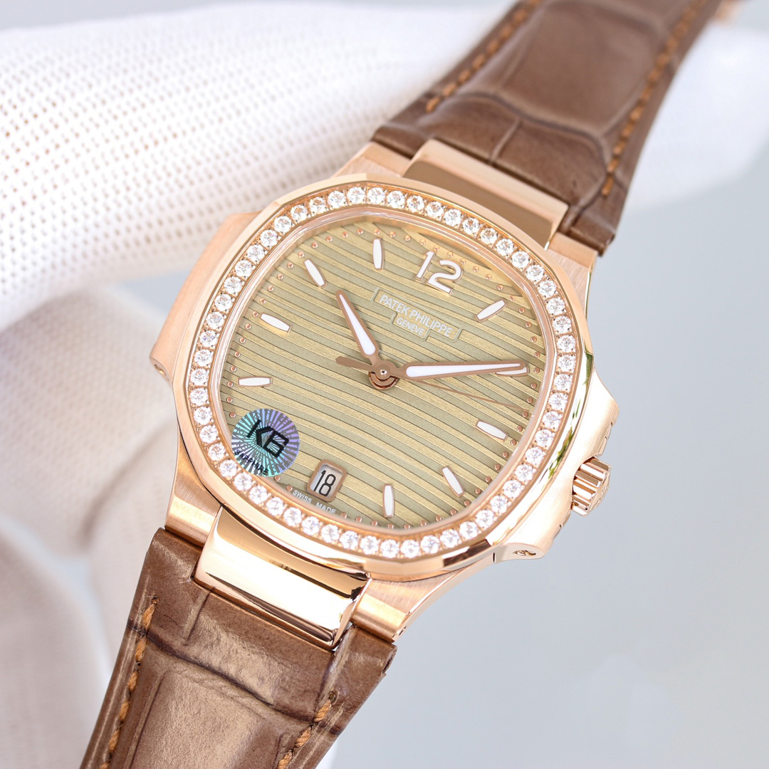 PATEK PHILIPPE NAUTILUS 7118 35.2mm