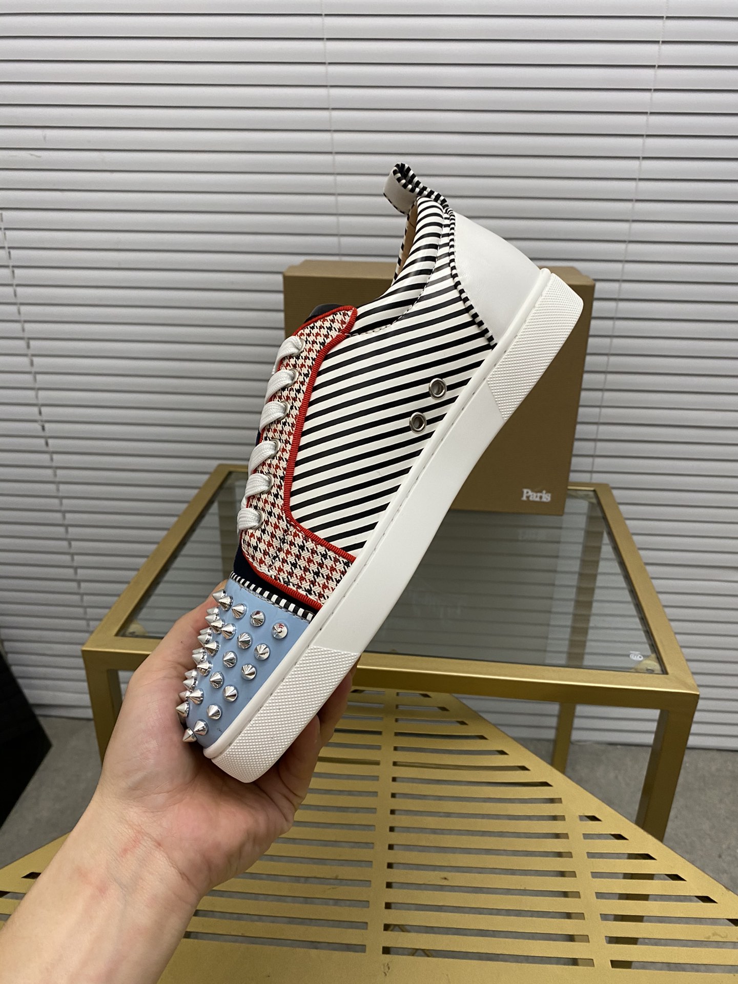 Christian Louboutin 027 Casual shoes HL003