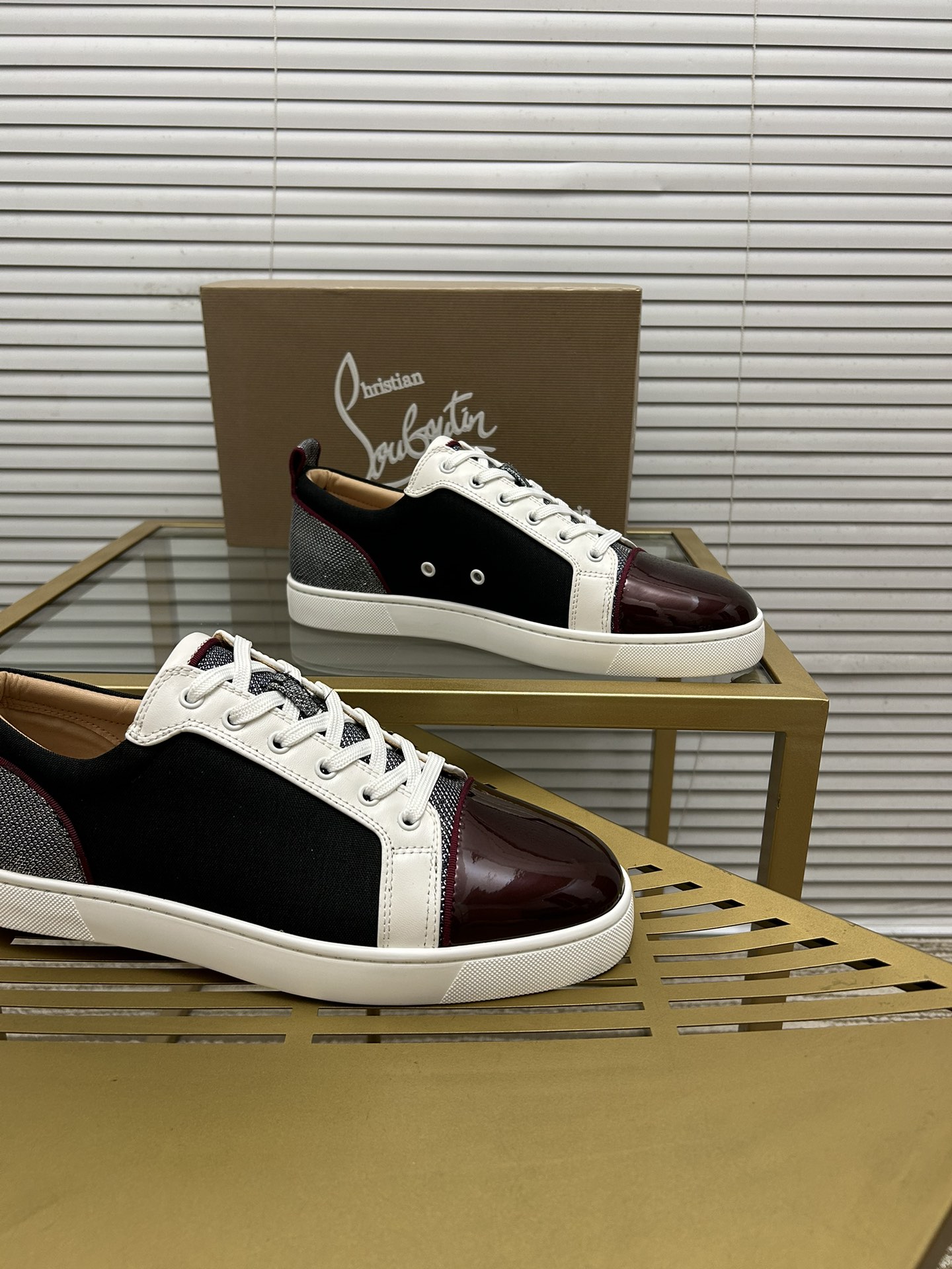 Christian Louboutin 034 Casual shoes HL003
