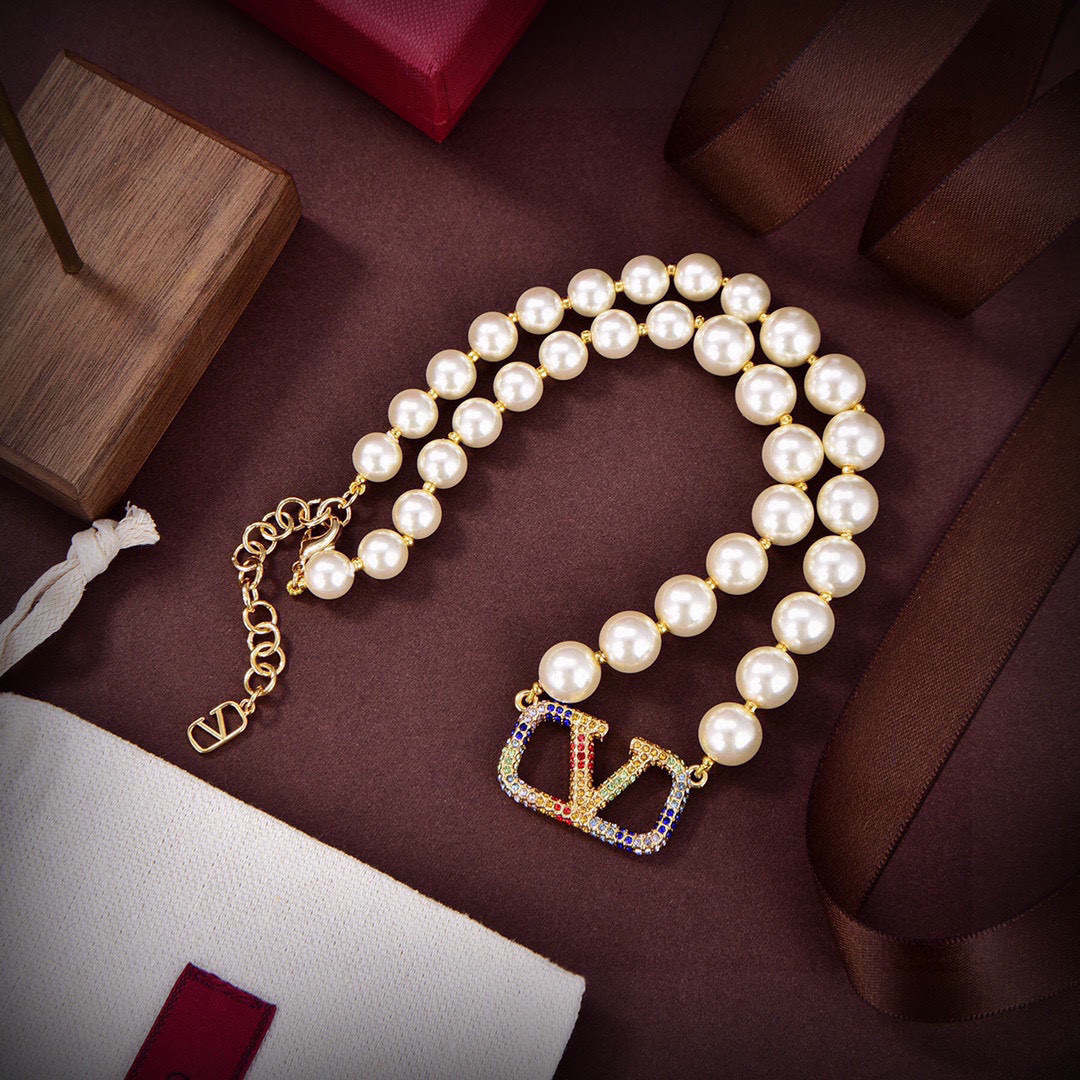 Valentino Necklace Colored Diamond Hollow Logo Pearl Necklace Jewelry