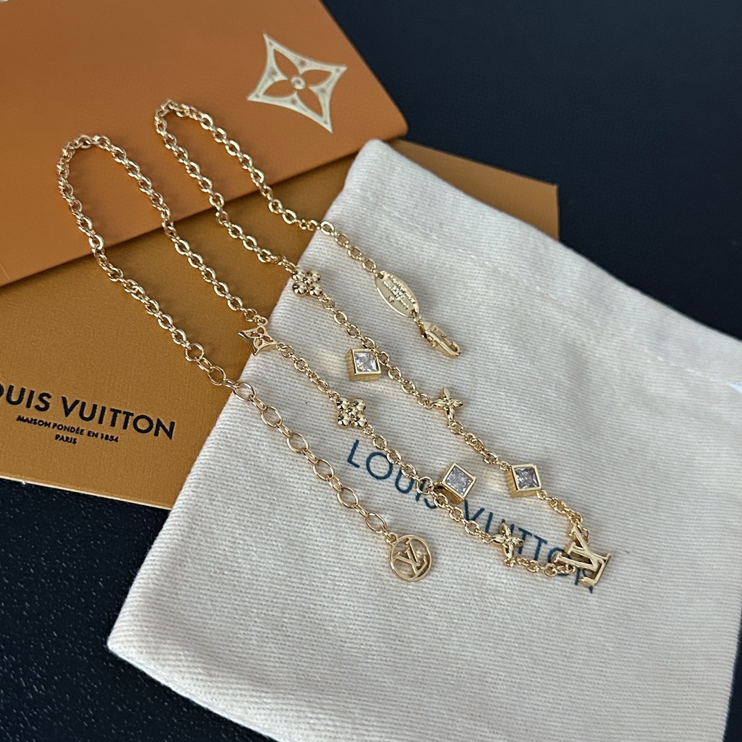 Louis Vuitton Jewelry Necklace Classic pattern design double flower