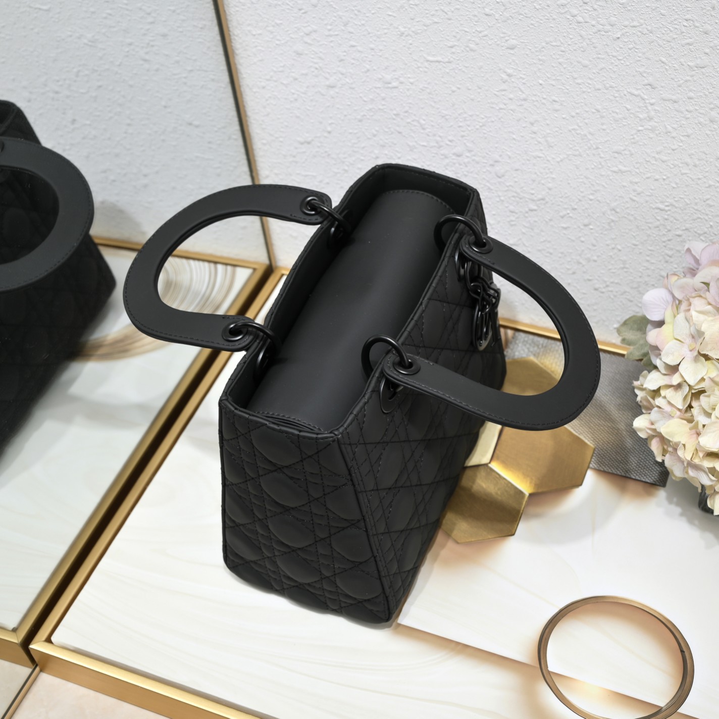 Medium Lady Dior Bag Black Matte 2022 LM071 24cm