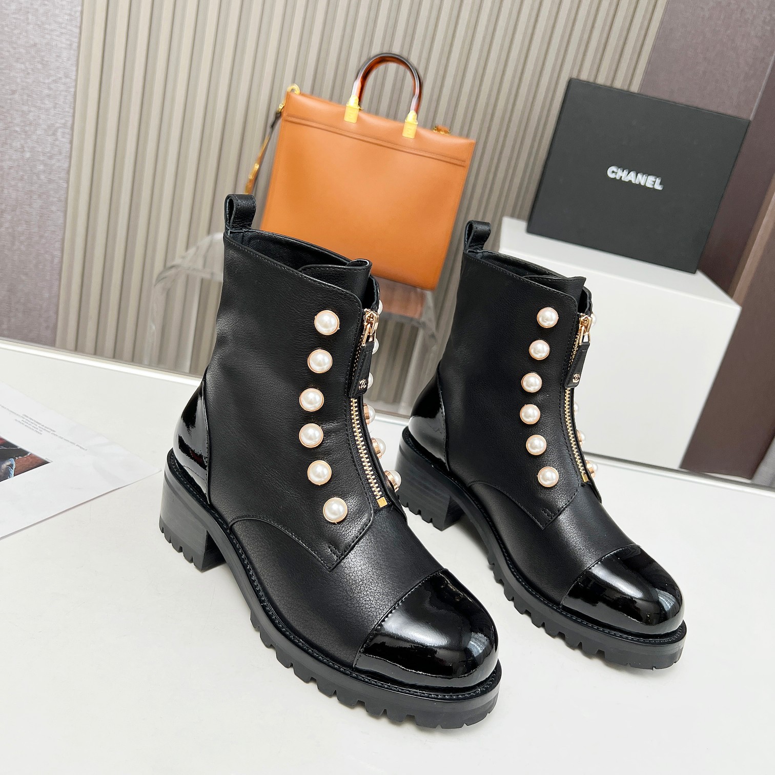 Chanel 009 boots XM063